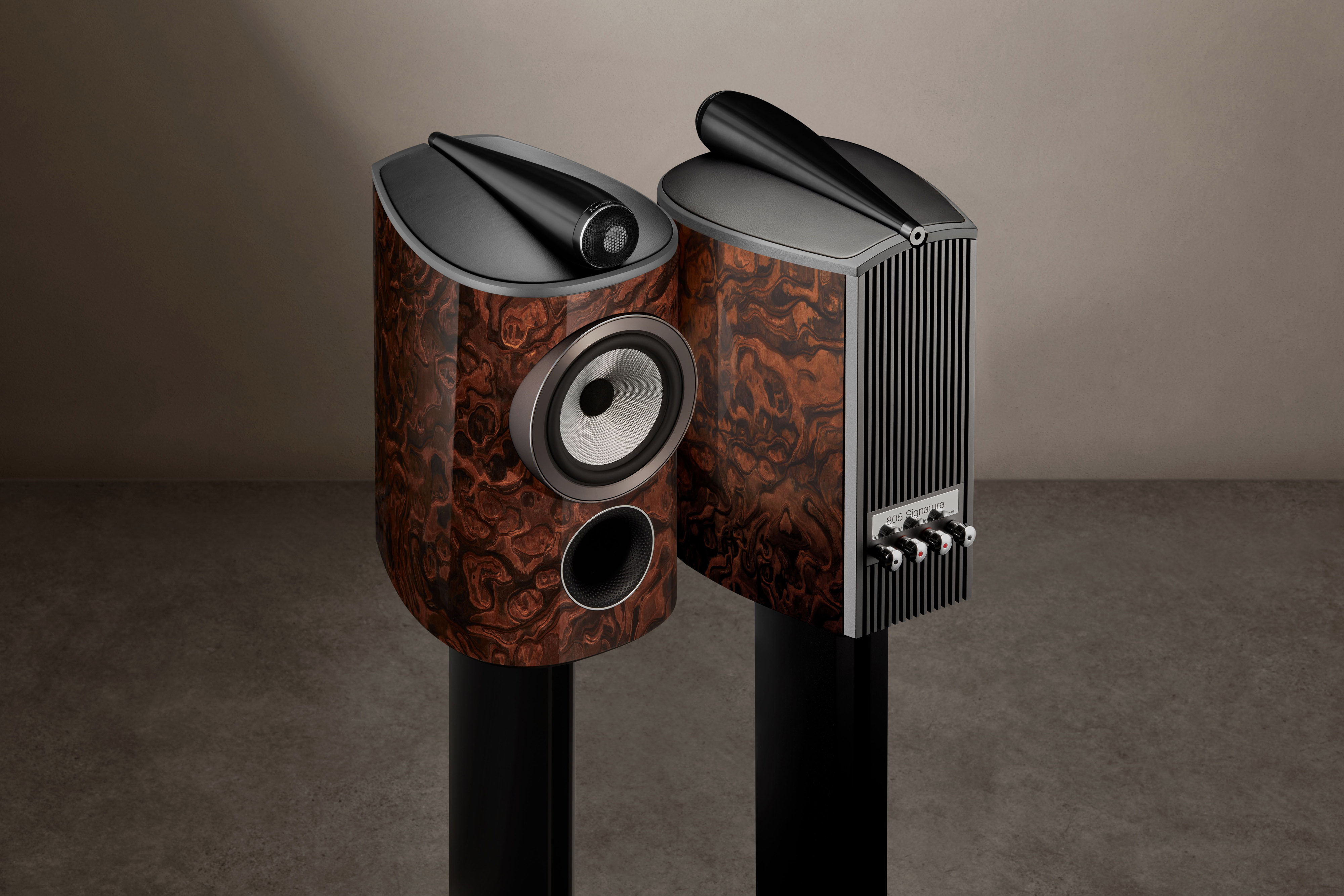 Bowers & Wilkins 805 D4 Signature California Burl Gloss Lautsprecher-Paar mit Standfuß