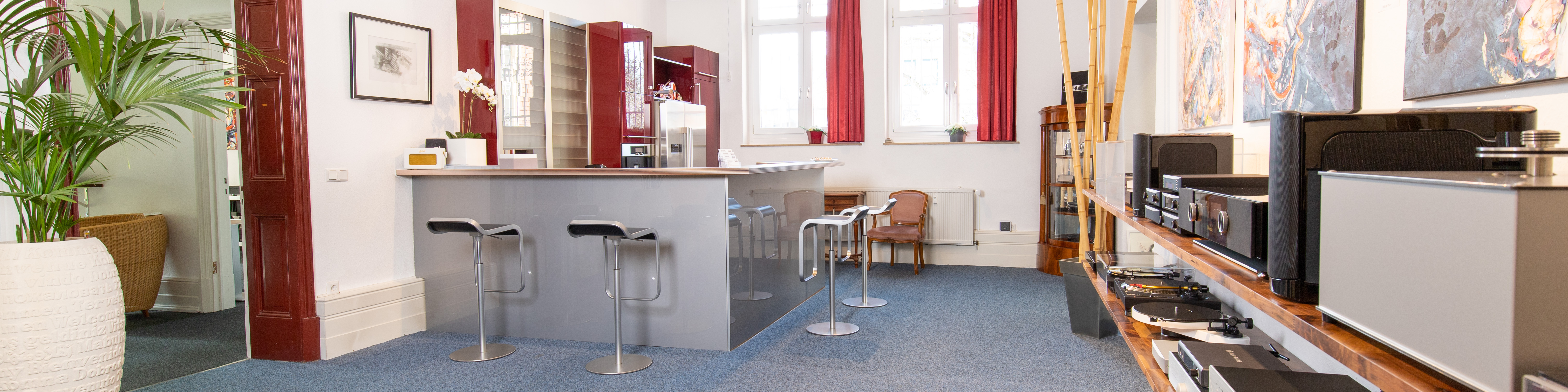 Adenauer Lounge bei HiFi Linzbach in Bonn